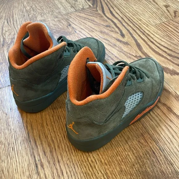 Air Jordan 5 Retro 'Olive' Army Olive/Solar Orange Sneakers. Size 11c.
