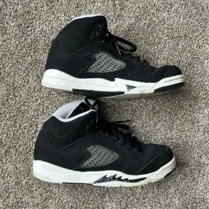 Air Jordan 5 Retro Oreo boys sneakers
