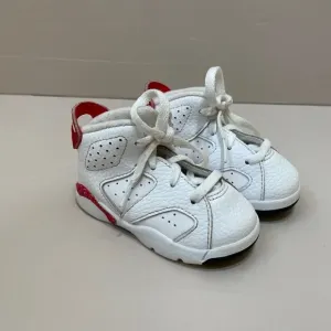AIR JORDAN 6 RETRO RED OREO SNEAKERS