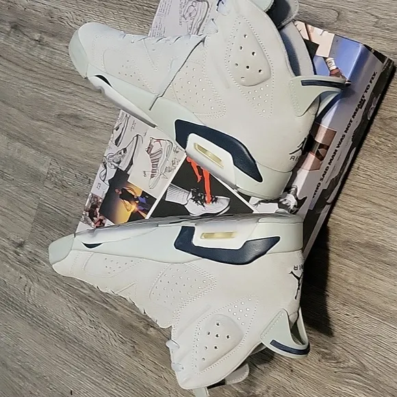 Air Jordan 6 Retro Sneakers Sz11