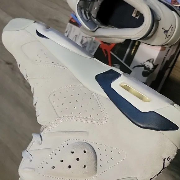 Air Jordan 6 Retro Sneakers Sz11