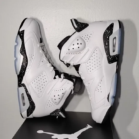 Air Jordan 6 Retro  White and Black Sneakers