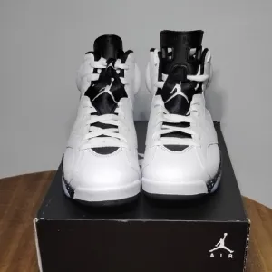 Air Jordan 6 Retro  White and Black Sneakers
