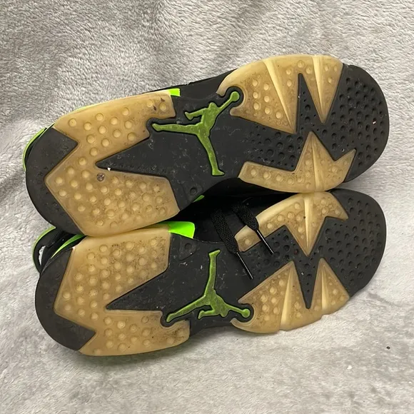 Air Jordan - Air Jordan 6 Retro Electric Green Sneakers Size 6.5