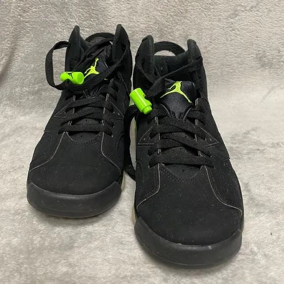 Air Jordan - Air Jordan 6 Retro Electric Green Sneakers Size 6.5