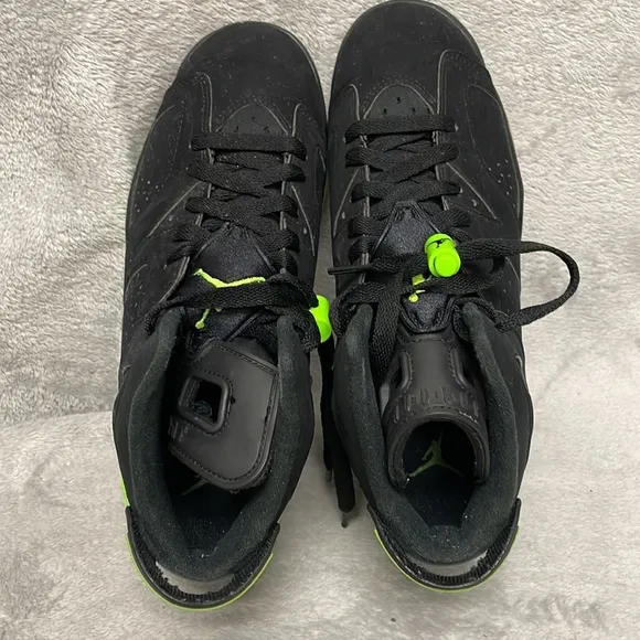 Air Jordan - Air Jordan 6 Retro Electric Green Sneakers Size 6.5
