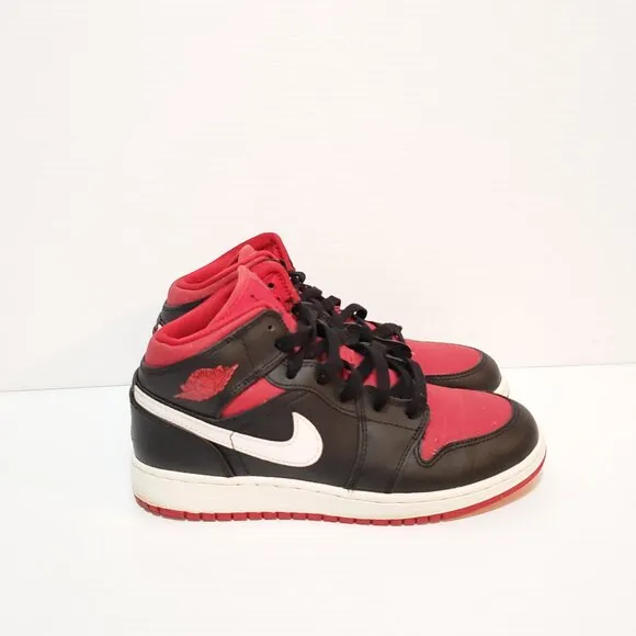 Air Jordan Boy's 1 Retro Mid GS 'Black Red White' Sneakers - FCM21