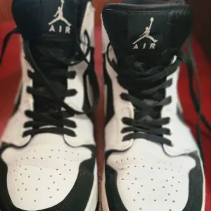Air Jordan Nike  Sneakers  Black And White Anchor Sports Arthletic  Game Fashion