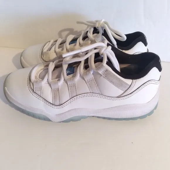 Air Jordan Retro 11 low sneakers