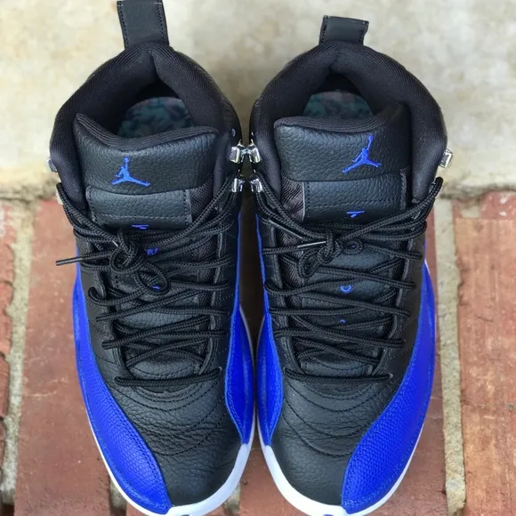 Air Jordan Retro 12 Hyper Royal Size 8.5 Wmn / 7Y