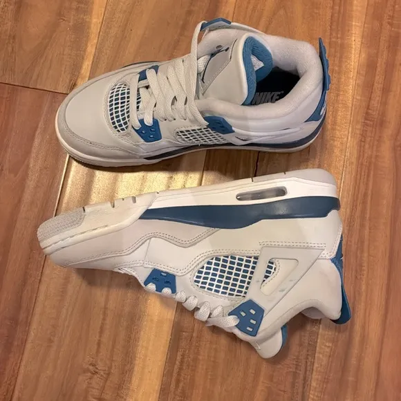 Air Jordan Retro 4 ~ Kids Blue and White Sneakers✨