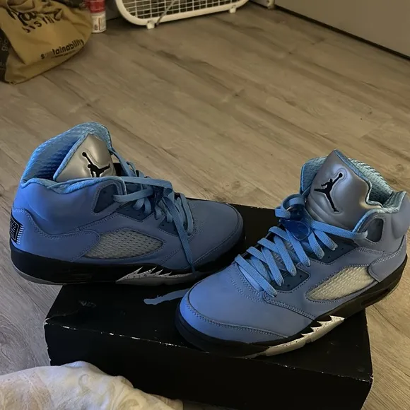 Air Jordan Retro 5 Blue Sneakers
