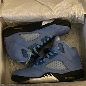 Air Jordan Retro 5 Blue Sneakers
