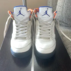 Air Jordan retro 5  Cream, Orange &amp; Blue size 5Y