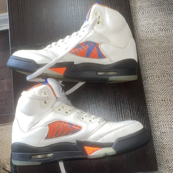 Air Jordan retro 5  Cream, Orange &amp; Blue size 5Y