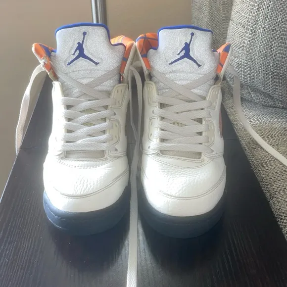 Air Jordan retro 5  Cream, Orange &amp; Blue size 5Y