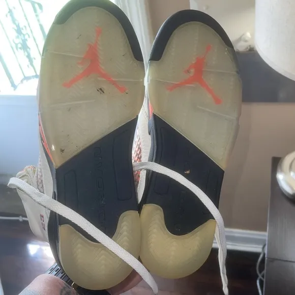 Air Jordan retro 5  Cream, Orange &amp; Blue size 5Y