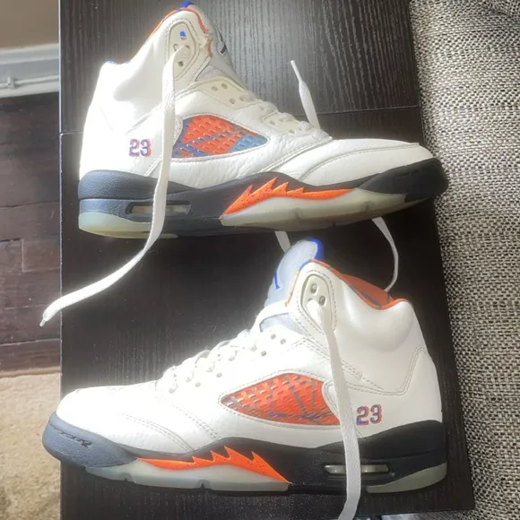 Air Jordan retro 5  Cream, Orange &amp; Blue size 5Y
