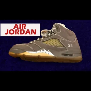 Air Jordan Retro 5 'Wolf Grey' Kids Size 5.5Y: Iconic Style for Enthusiasts