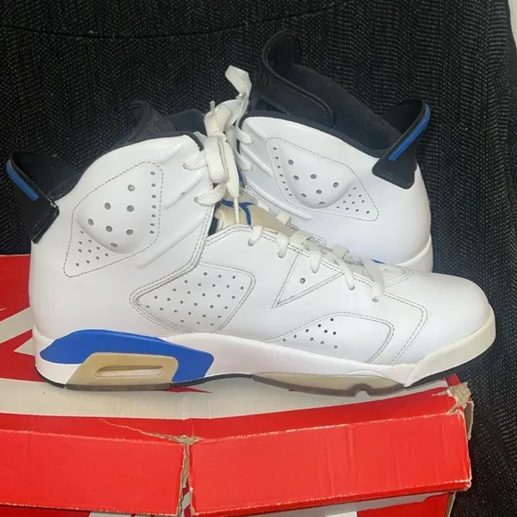 Air Jordan Retro 6 blue white