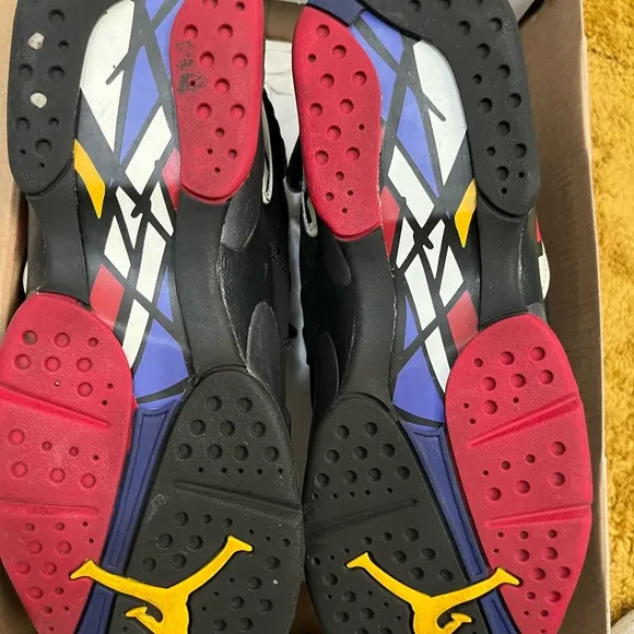 Air Jordan Retro 8 Play Off, kids size 5. In good condition.