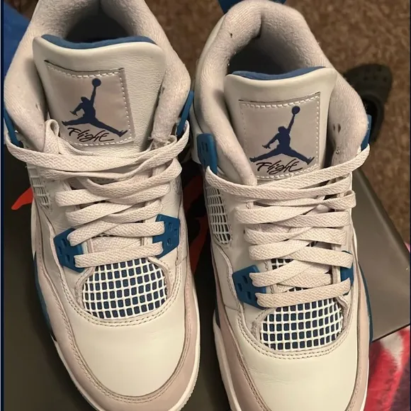 Air Jordan Retro GS in White and Teal