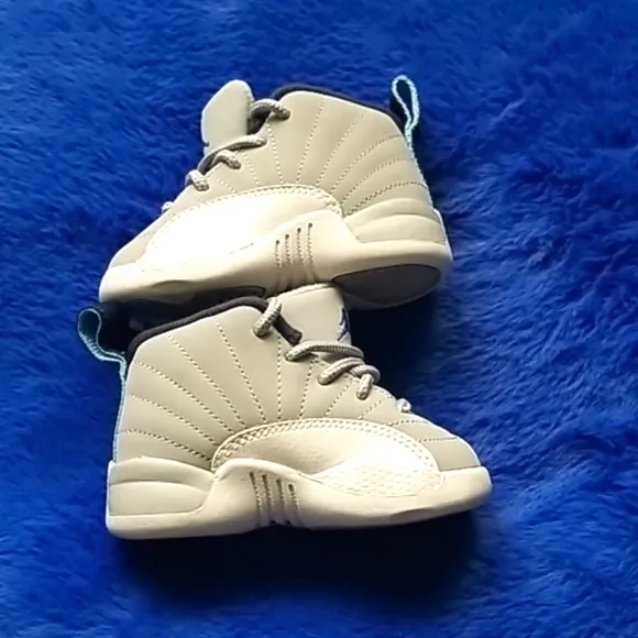 Air Jordan Retro Sneakers