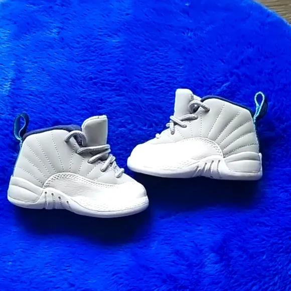 Air Jordan Retro Sneakers