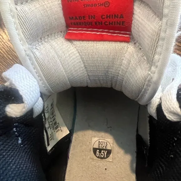AJ 1 White &amp; Black Retro