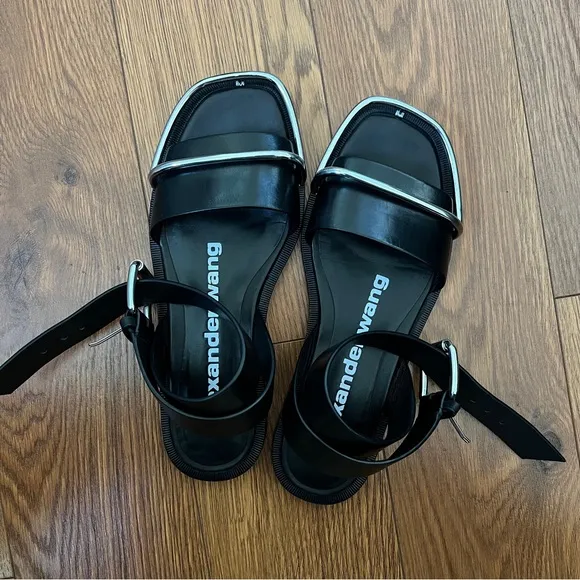 ALEXANDER WANG Sora Halo Flat Leather Sandals in Black