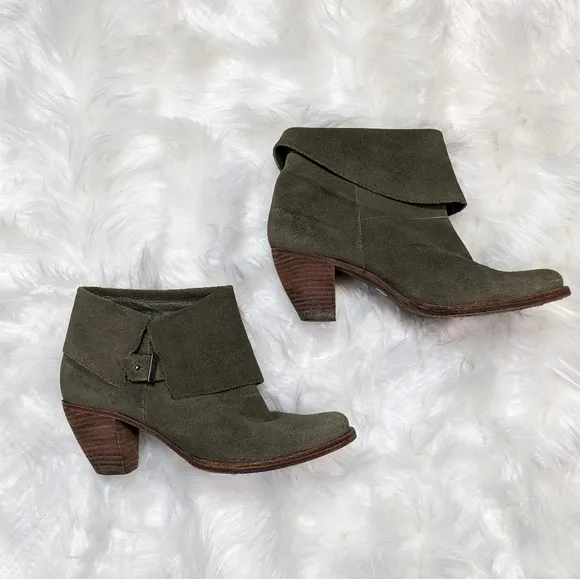 Alice   Olivia Suede Leather Caden Olive Green Heeled Booties Size 37.5 / 7