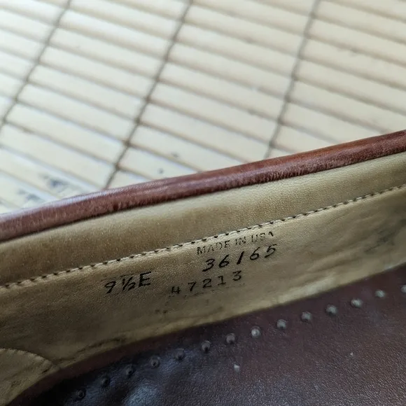 Allen Edmonds &quot;Woodstock&quot; Loafers Men's Size 9.5E - Brown Leather  twin Kilt bra