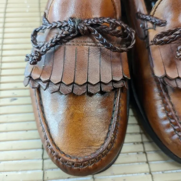 Allen Edmonds &quot;Woodstock&quot; Loafers Men's Size 9.5E - Brown Leather  twin Kilt bra