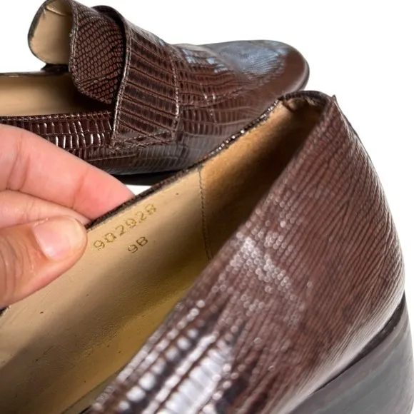 Allison Chase Womans Brown Crocodile Print Loafers Size 9B Comfortable Stylish