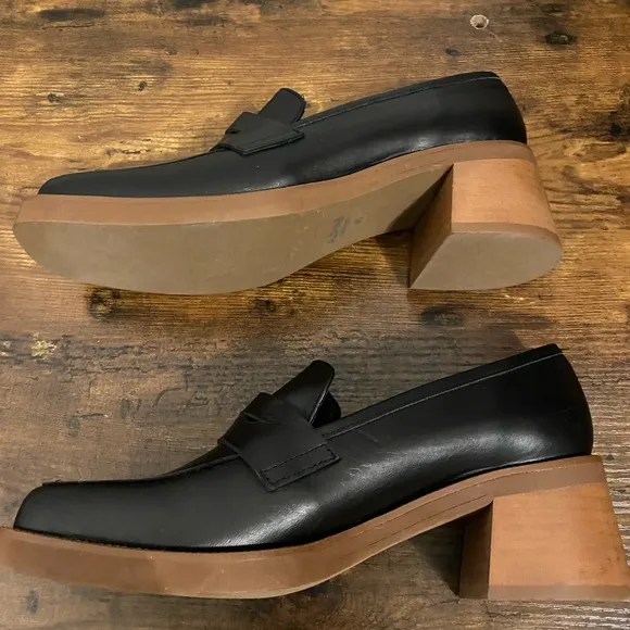 Alohas Roxanne heeled leather loafers in black color Size 9