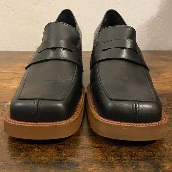 Alohas Roxanne heeled leather loafers in black color Size 9