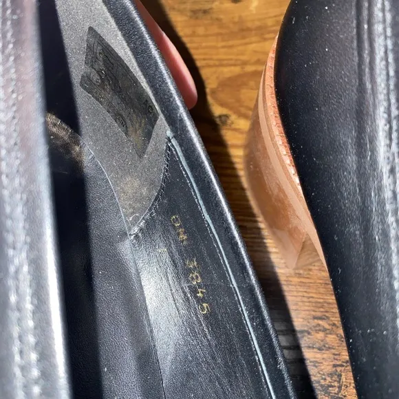 Alohas Roxanne heeled leather loafers in black color Size 9