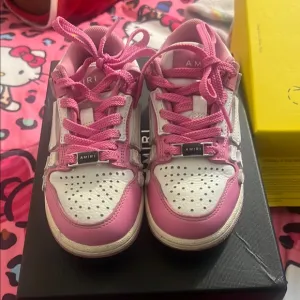 Amiri Kids Pink and White Sneakers