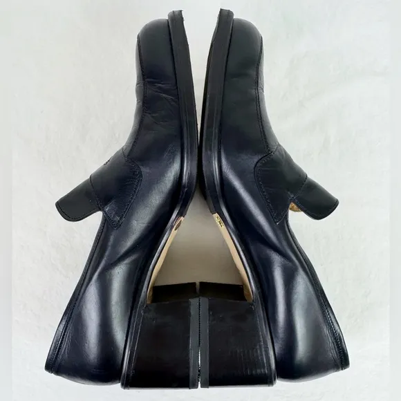 Andre Assous Vintage Heeled Black Leather Loafers