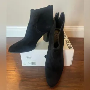 Anne Klein boots-NWT size 11