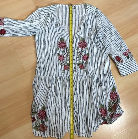 Anthropologie Akemi   Kin Pansy Embroidered Dress Striped