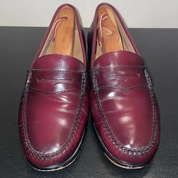 Anthropologie G.H. Bass &amp; Co Diane Leather Loafers.  Size 8.5 Wide.  Red/Brown.