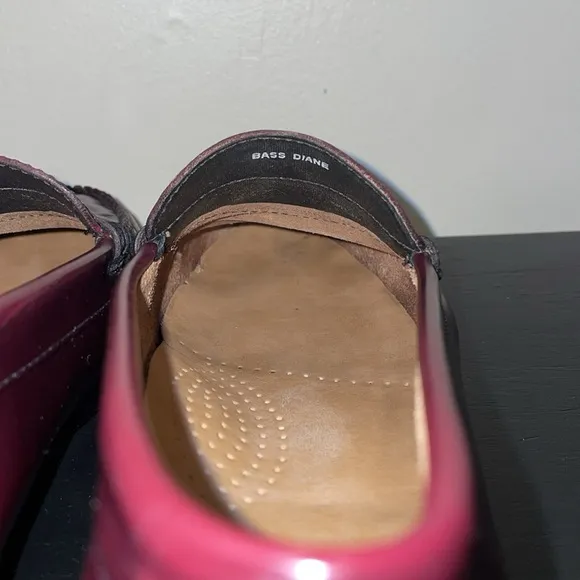 Anthropologie G.H. Bass &amp; Co Diane Leather Loafers.  Size 8.5 Wide.  Red/Brown.