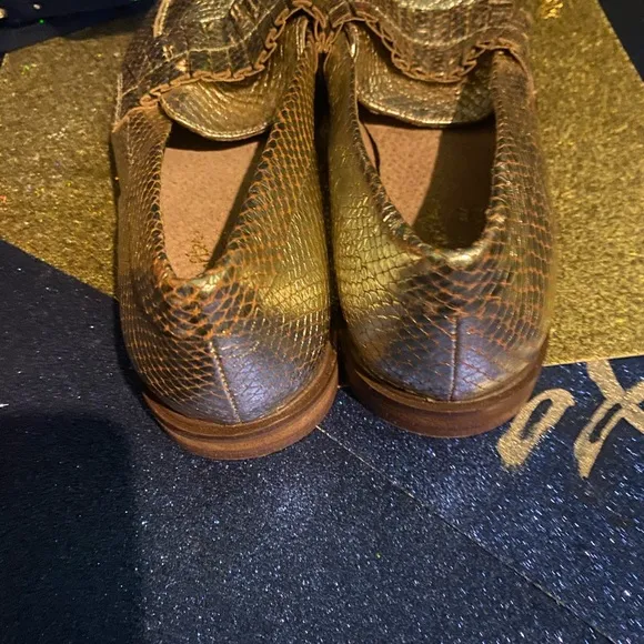 ANTHROPOLOGIE SEYCHELLES GOLD CROC LEATHER Loafers GORG LUX