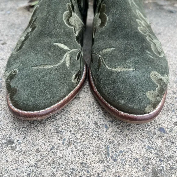 Anthropologie Seychelles Lantern Green Suede Embroidered Ankle Boots Women’s 7