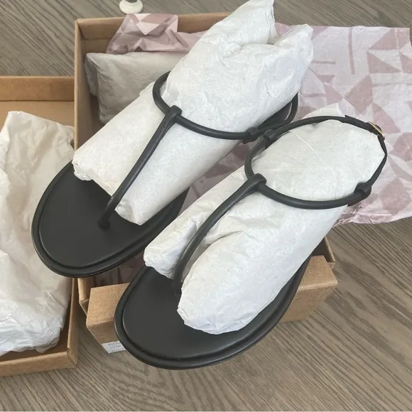 🌷Anthropologie - T-Strap Sandals - Black - Size 7 (38) Fits 7/7.5 - 2024 - NWT