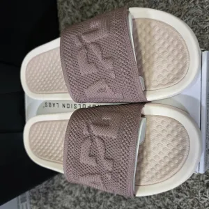 APL Men's Techloom Slides In Creme/ Rose Dust/beachwood
