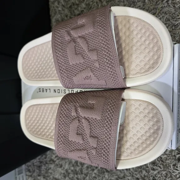 APL Men's Techloom Slides In Creme/ Rose Dust/beachwood