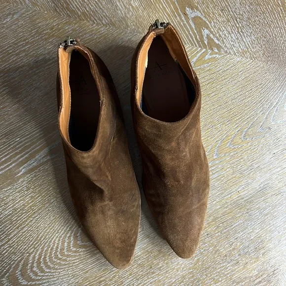AQUATALIA Brown Suede Ankle Boots 9