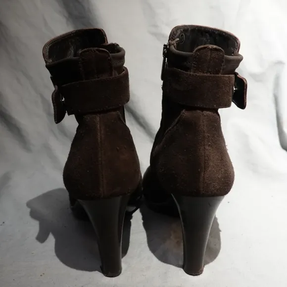 AQUATALIA Dark Brown Suede Block-Heeled Ankle Boots, size 10